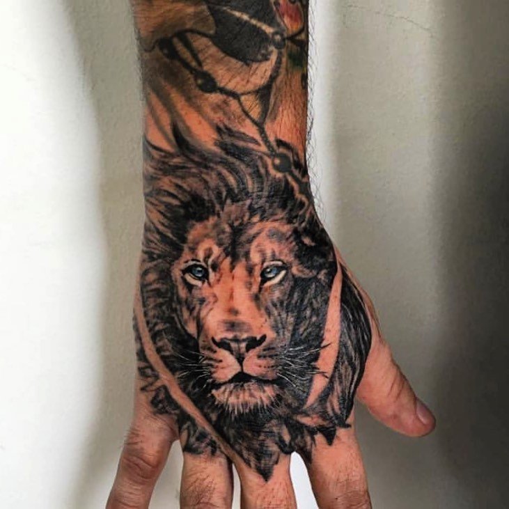 #tatuaje #tattoo #ink #inked #tattoos #tattooed #tatuajes #tattooartist #art #tattooart #spain #tattoolife #inkedup #tattooing #barcelona #tattooist #madrid #inkaddict #tattoodesign #españa #inklife #spaintattoo